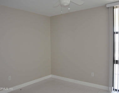 1301 S 1st Street - Photo Thumbnail 10