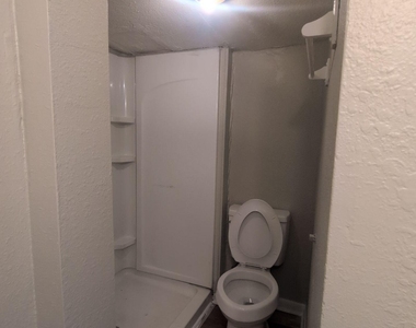 1551 W 33rd Street - Photo Thumbnail 8