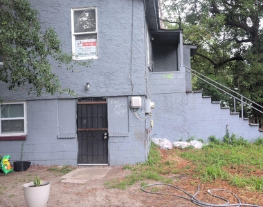 1551 W 33rd Street - Photo Thumbnail 10