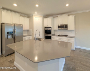 95 Silver Creek Place - Photo Thumbnail 2