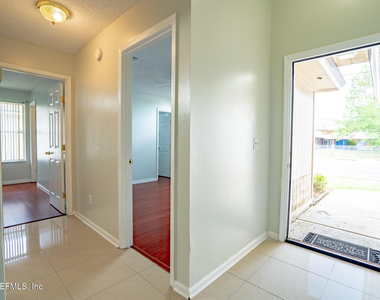 2441 University Boulevard S - Photo Thumbnail 5