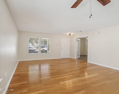 2346 Adams Lake Boulevard - Photo Thumbnail 6