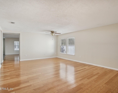 2346 Adams Lake Boulevard - Photo Thumbnail 4