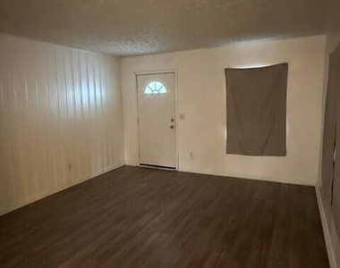 9131 Jefferson Avenue - Photo Thumbnail 2