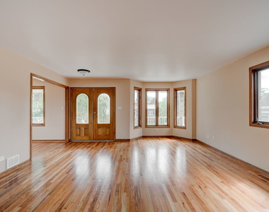 2524 Grove Street - Photo Thumbnail 3