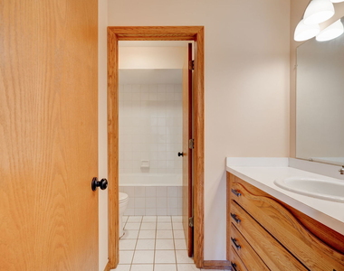2524 Grove Street - Photo Thumbnail 13