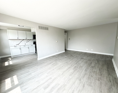 5355 N California Avenue - Photo Thumbnail 2