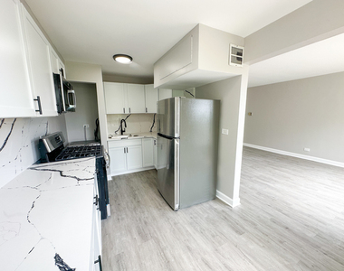 5355 N California Avenue - Photo Thumbnail 3