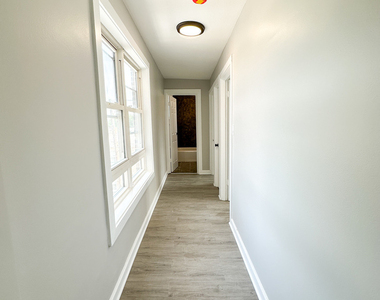 5355 N California Avenue - Photo Thumbnail 5