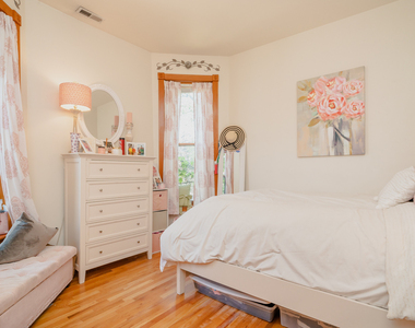 622 W Briar Place - Photo Thumbnail 7