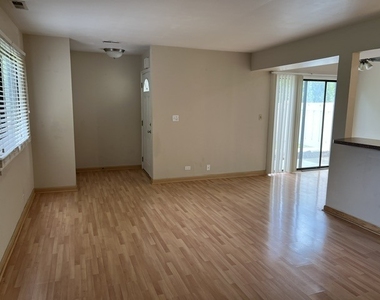 740 Edgelake Point - Photo Thumbnail 8