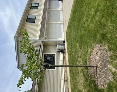 740 Edgelake Point - Photo Thumbnail 1