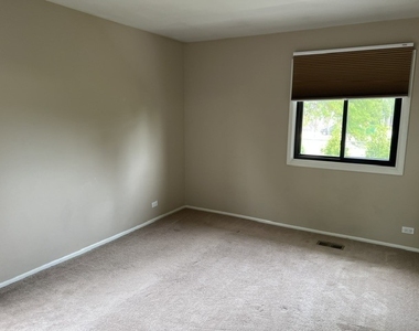 740 Edgelake Point - Photo Thumbnail 14