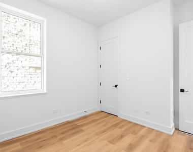 2113 N Kenmore Avenue - Photo Thumbnail 17