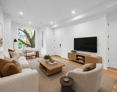2113 N Kenmore Avenue - Photo Thumbnail 1