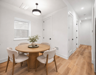 2113 N Kenmore Avenue - Photo Thumbnail 9