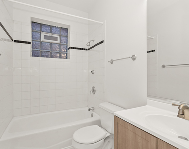 3928 N Greenview Avenue - Photo Thumbnail 11