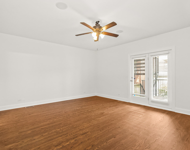 3928 N Greenview Avenue - Photo Thumbnail 12