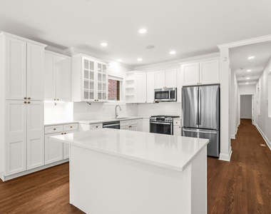 3928 N Greenview Avenue - Photo Thumbnail 7
