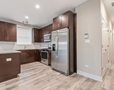 6530 S Maryland Avenue - Photo Thumbnail 4