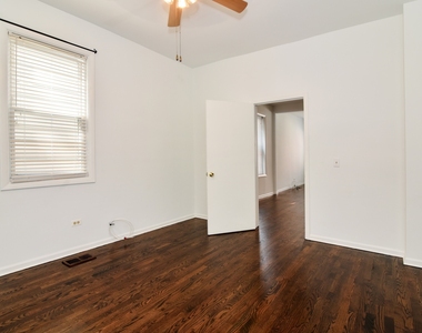725 N Throop Street - Photo Thumbnail 3