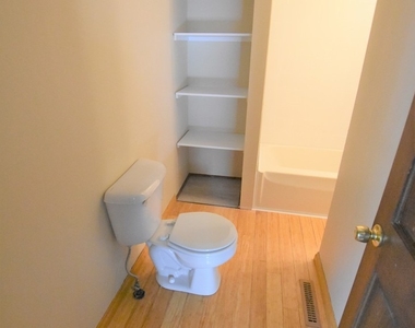 451 Marion Avenue - Photo Thumbnail 15
