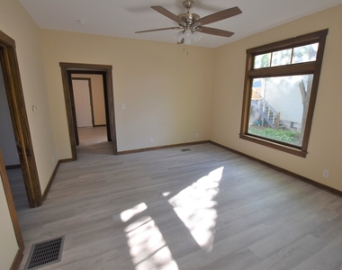 451 Marion Avenue - Photo Thumbnail 4