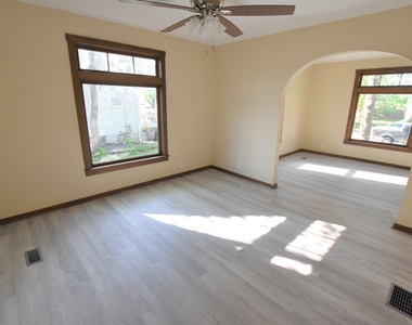 451 Marion Avenue - Photo Thumbnail 6