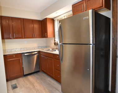 451 Marion Avenue - Photo Thumbnail 20