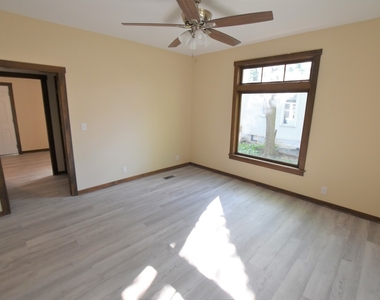451 Marion Avenue - Photo Thumbnail 7