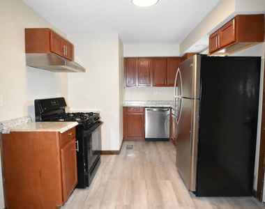 451 Marion Avenue - Photo Thumbnail 16