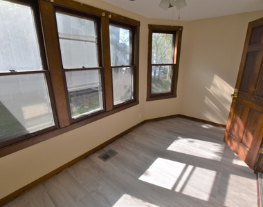 451 Marion Avenue - Photo Thumbnail 9