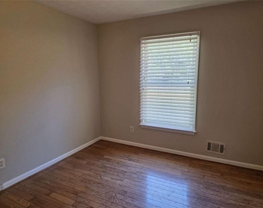 1695 Underwood Drive - Photo Thumbnail 11