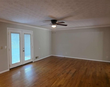 1695 Underwood Drive - Photo Thumbnail 5