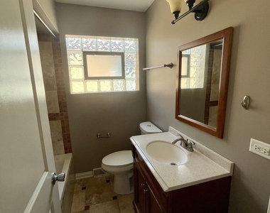 6840 W 64th Street - Photo Thumbnail 5