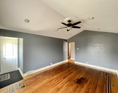 6840 W 64th Street - Photo Thumbnail 1