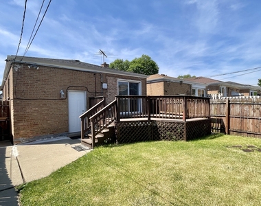 6840 W 64th Street - Photo Thumbnail 19