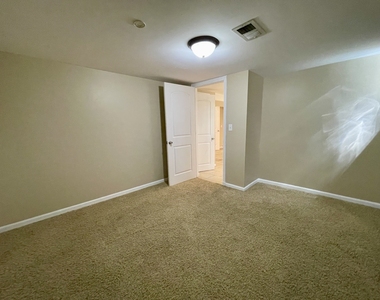 6840 W 64th Street - Photo Thumbnail 14