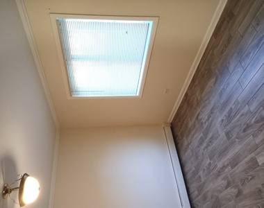 107 E Dundee Road - Photo Thumbnail 6
