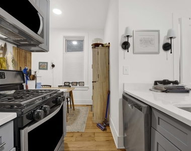 1140 N Winchester Avenue - Photo Thumbnail 4
