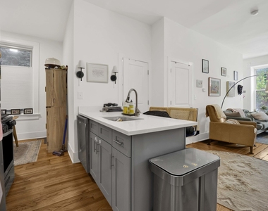 1140 N Winchester Avenue - Photo Thumbnail 6