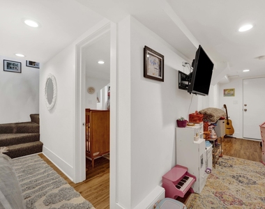1140 N Winchester Avenue - Photo Thumbnail 15