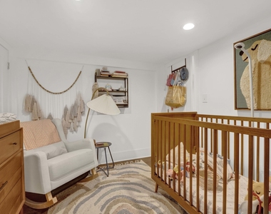 1140 N Winchester Avenue - Photo Thumbnail 13