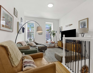 1140 N Winchester Avenue - Photo Thumbnail 2