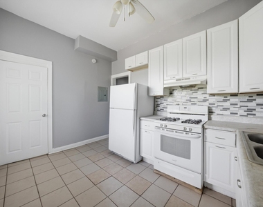 7056 S Parnell Avenue - Photo Thumbnail 7