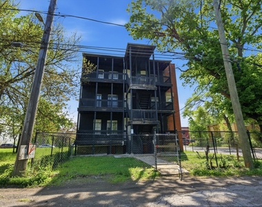 7056 S Parnell Avenue - Photo Thumbnail 10