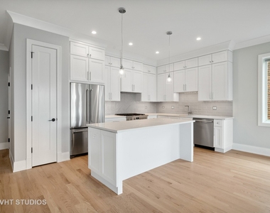 4819 N Ashland Avenue - Photo Thumbnail 4