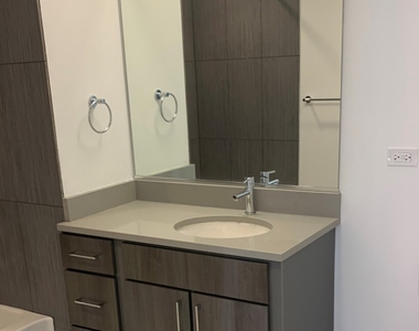 847 Chicago Avenue - Photo Thumbnail 5
