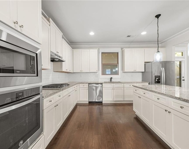 2439 Muirfield Place - Photo Thumbnail 15