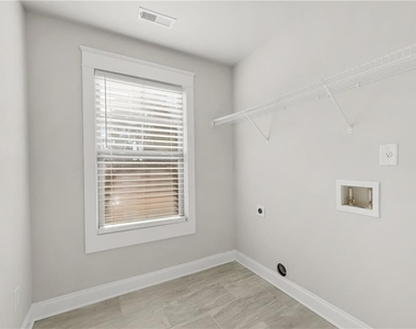 2439 Muirfield Place - Photo Thumbnail 31